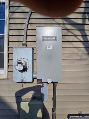 82 Lakeside DR, Newport News, VA 23606