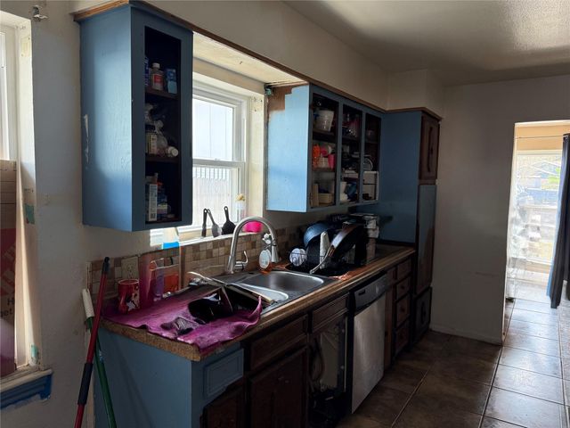 9838 Camay Drive, Houston, TX 77016