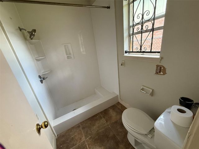 9838 Camay Drive, Houston, TX 77016