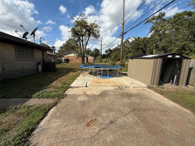 9838 Camay Drive, Houston, TX 77016