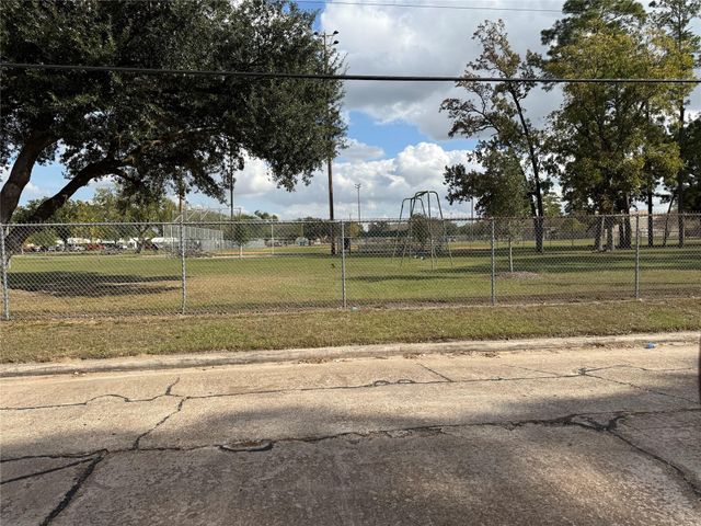 9838 Camay Drive, Houston, TX 77016