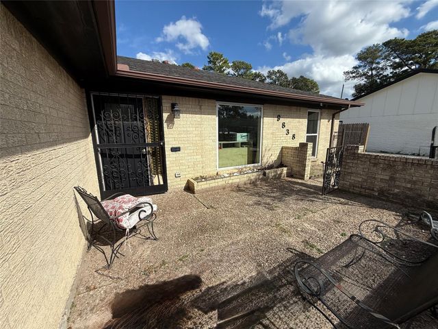 9838 Camay Drive, Houston, TX 77016