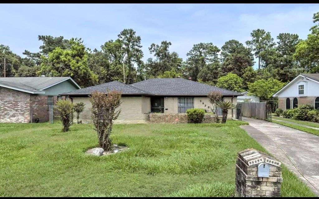 9838 Camay Drive, Houston, TX 77016