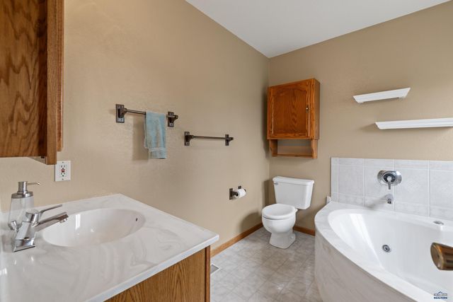 551 FOX RUN DR, Rapid City, SD 57701