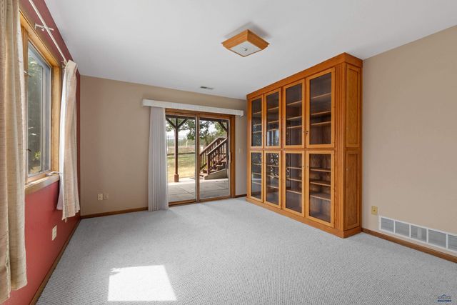 551 FOX RUN DR, Rapid City, SD 57701