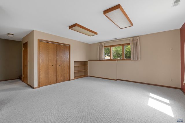 551 FOX RUN DR, Rapid City, SD 57701