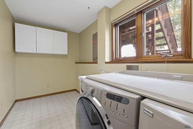 551 FOX RUN DR, Rapid City, SD 57701