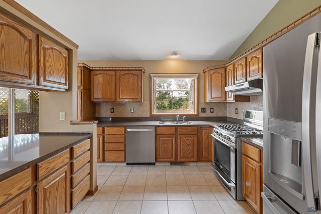 551 FOX RUN DR, Rapid City, SD 57701