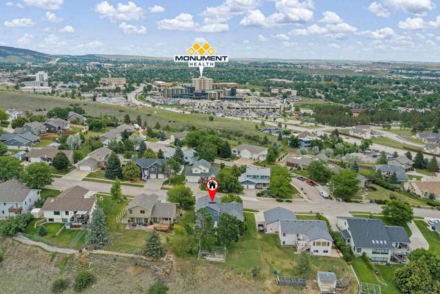 551 FOX RUN DR, Rapid City, SD 57701