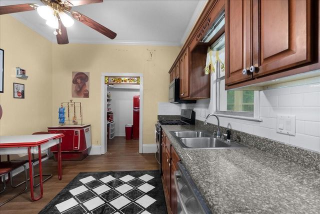 271 Private Road 456, Dayton, TX 77535