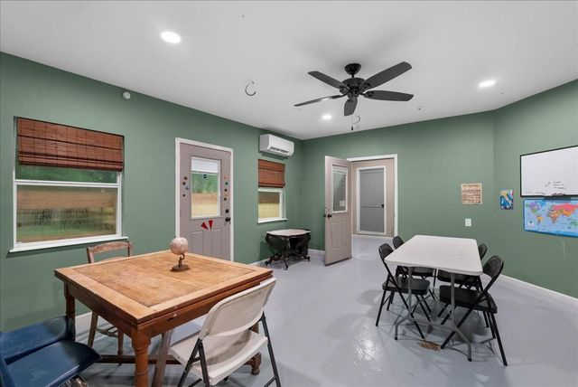 271 Private Road 456, Dayton, TX 77535