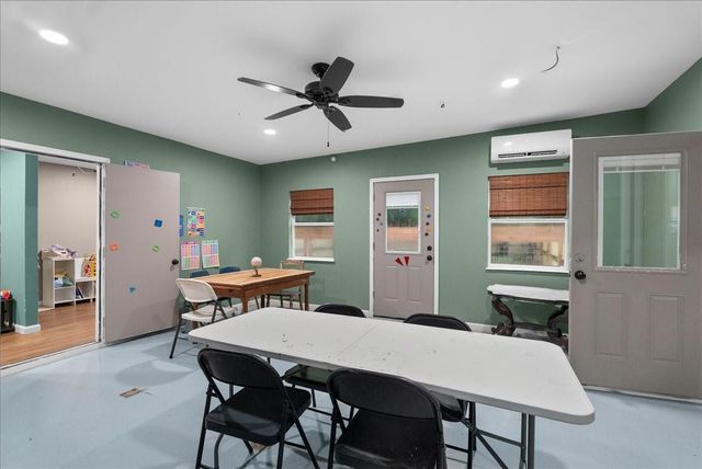 271 Private Road 456, Dayton, TX 77535