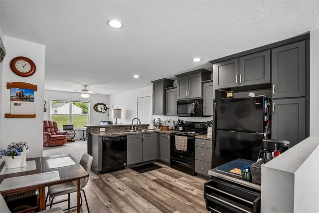911 15th Street, Guthrie Center, IA 50115