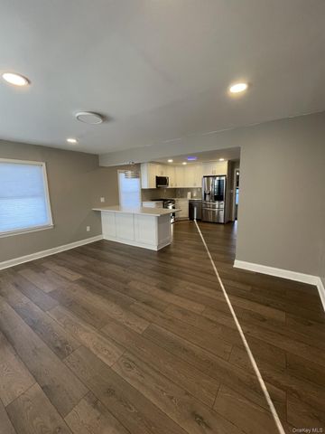 41 Ostend Road, Island Park, NY 11558