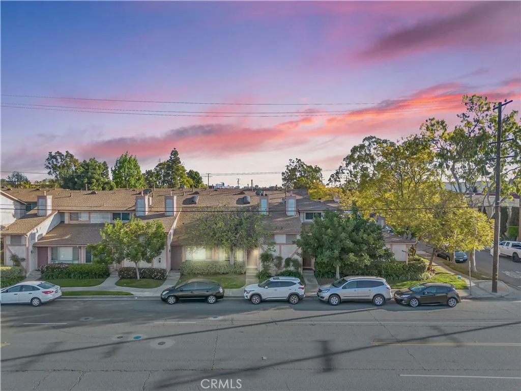 3392 Elm Avenue, Long Beach, CA 90807