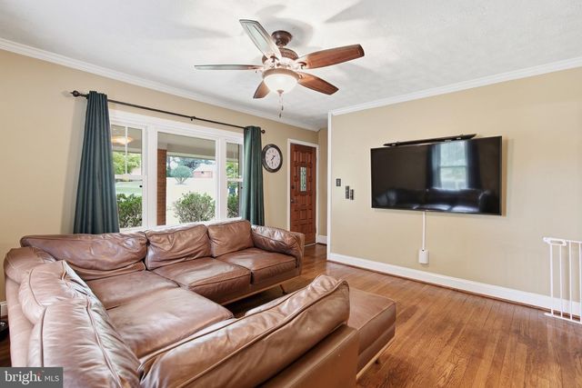 21 SNELLINGS LN, Fredericksburg, VA 22406