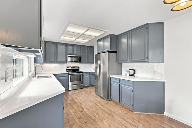 921 Clinton Place, Pleasanton, CA 94566