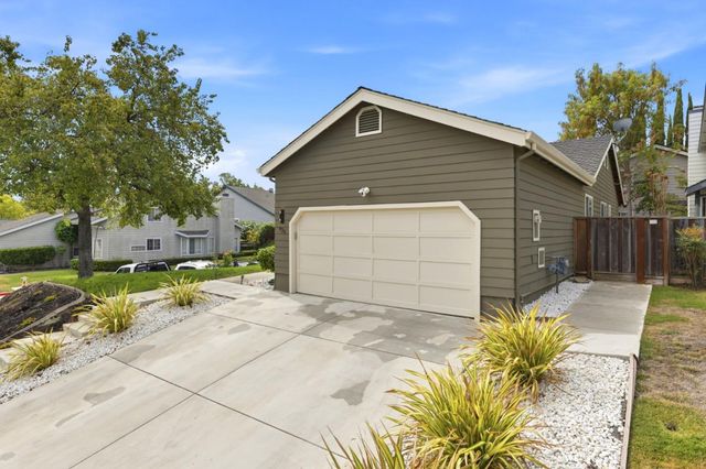 921 Clinton Place, Pleasanton, CA 94566