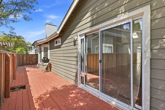 921 Clinton Place, Pleasanton, CA 94566