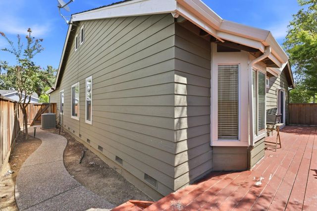 921 Clinton Place, Pleasanton, CA 94566