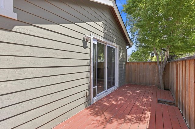 921 Clinton Place, Pleasanton, CA 94566