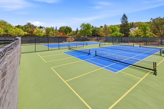 921 Clinton Place, Pleasanton, CA 94566