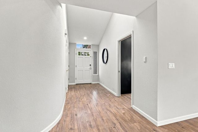921 Clinton Place, Pleasanton, CA 94566