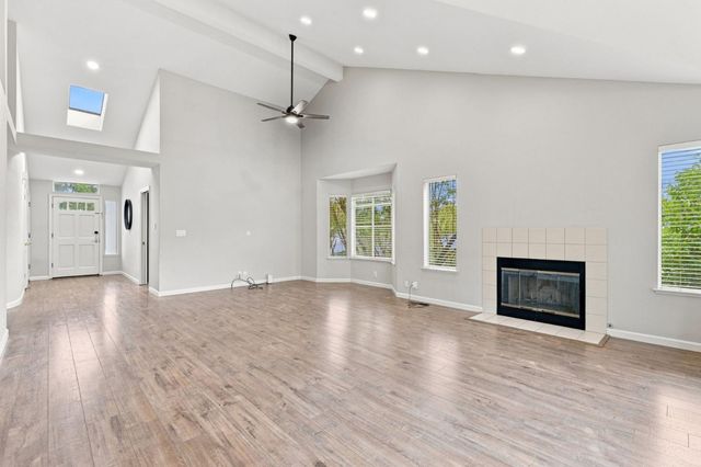 921 Clinton Place, Pleasanton, CA 94566