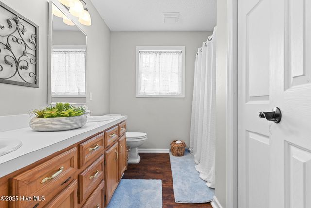 310 Whirlaway Boulevard, Sneads Ferry, NC 28460