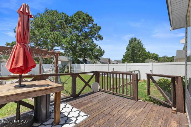 310 Whirlaway Boulevard, Sneads Ferry, NC 28460