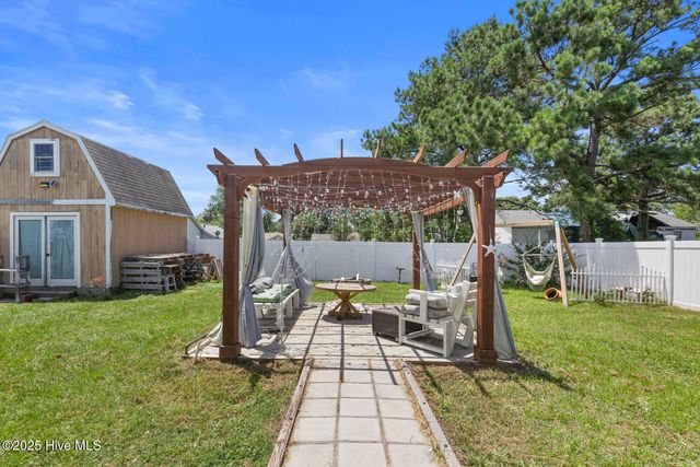 310 Whirlaway Boulevard, Sneads Ferry, NC 28460