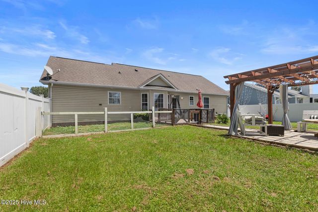 310 Whirlaway Boulevard, Sneads Ferry, NC 28460