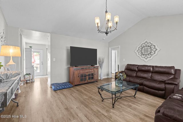 310 Whirlaway Boulevard, Sneads Ferry, NC 28460