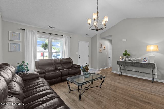 310 Whirlaway Boulevard, Sneads Ferry, NC 28460