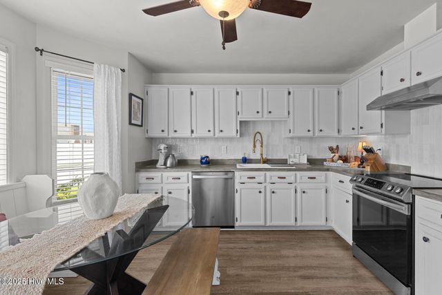 310 Whirlaway Boulevard, Sneads Ferry, NC 28460