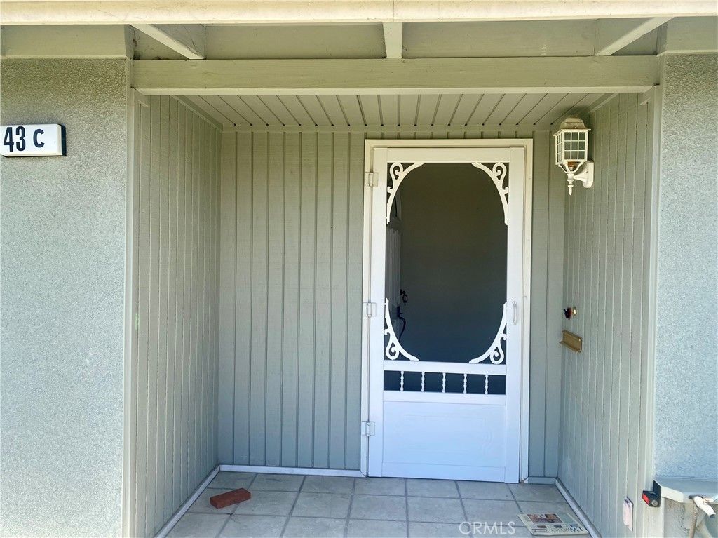 Image 2 of property listing at 1670 Interlachen Rd., M12-43C, Seal Beach, CA 90740