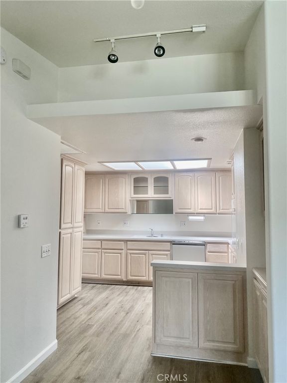 Image 6 of property listing at 1670 Interlachen Rd., M12-43C, Seal Beach, CA 90740