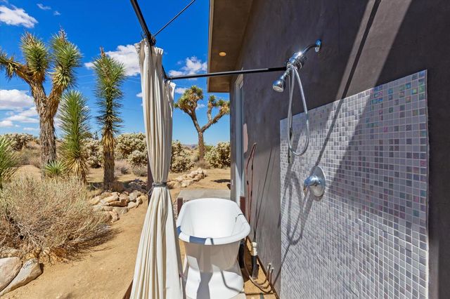 8744 Star Lane, Joshua Tree, CA 92252