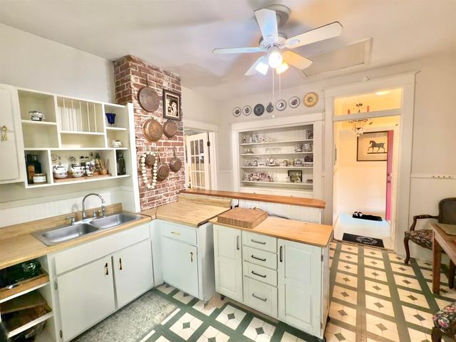 1051 S REMBERT ST, Memphis, TN 38104