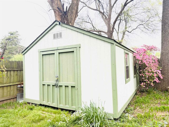 1051 S REMBERT ST, Memphis, TN 38104