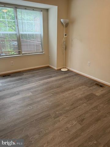 46647 BROWNWOOD SQ, Sterling, VA 20164
