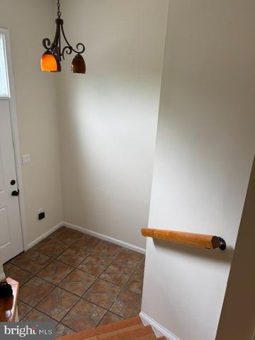 46647 BROWNWOOD SQ, Sterling, VA 20164