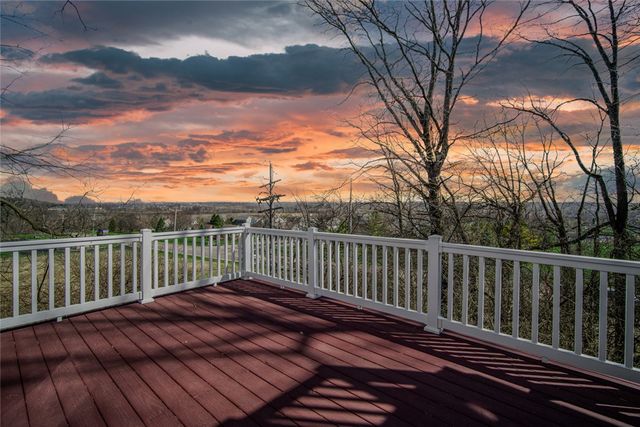 1514 View Point Drive, Beavercreek, OH 45434