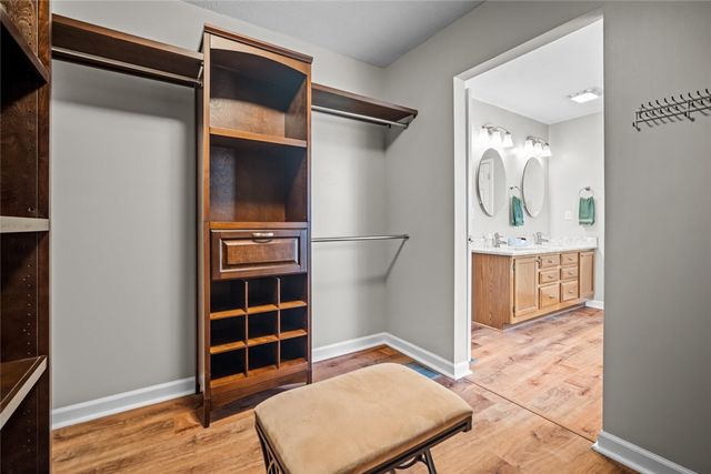 1514 View Point Drive, Beavercreek, OH 45434