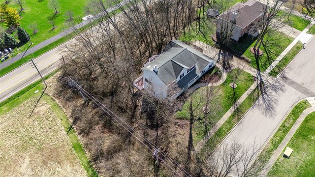 1514 View Point Drive, Beavercreek, OH 45434