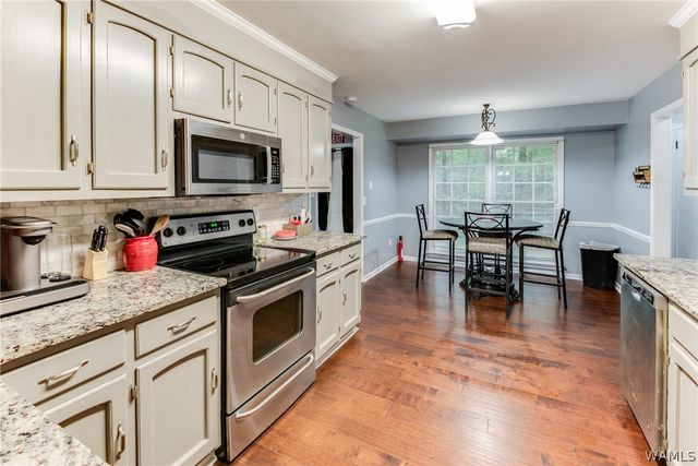 2620 BERKLEY HILLS DR, Tuscaloosa, AL 35404