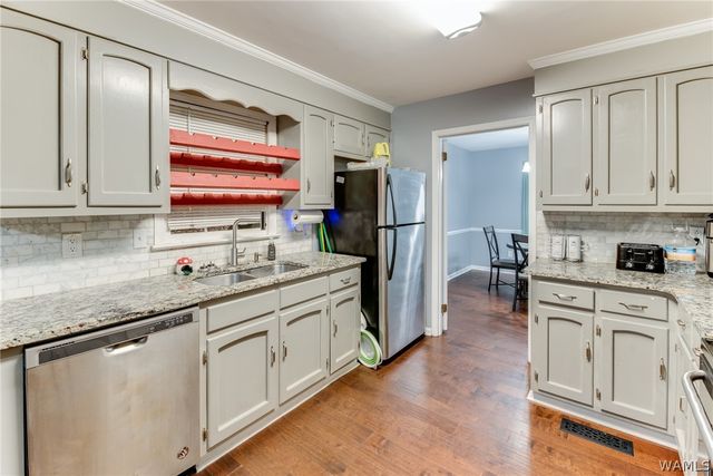 2620 BERKLEY HILLS DR, Tuscaloosa, AL 35404