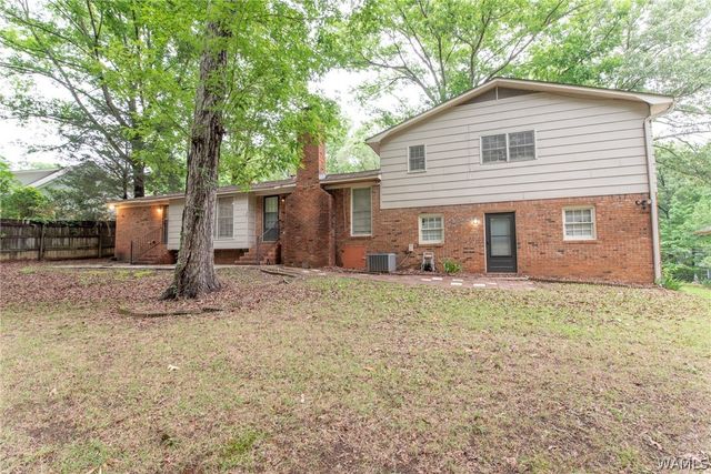 2620 BERKLEY HILLS DR, Tuscaloosa, AL 35404
