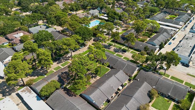 197 W Tri Oaks Lane 197, Houston, TX 77043