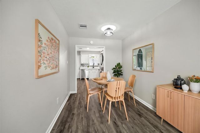 197 W Tri Oaks Lane 197, Houston, TX 77043